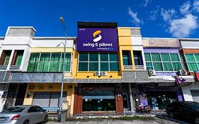 Anggun Hotel